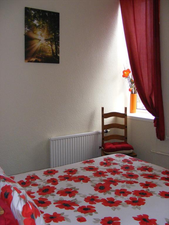 Youth Hostel *